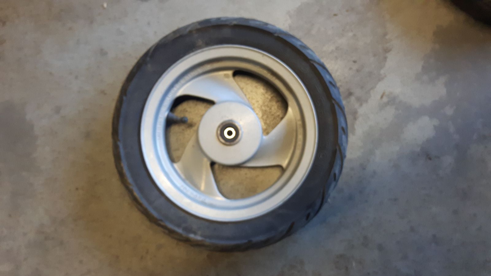 Peugeot Rapido front wheel and tire