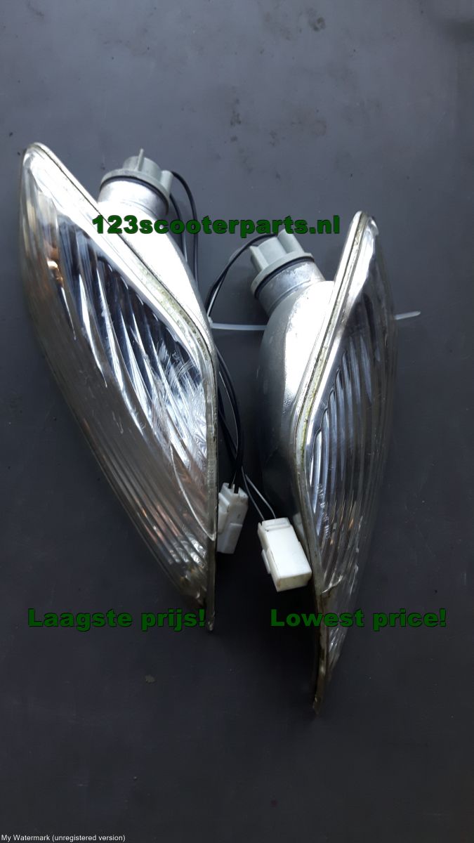 Piaggio Fly front flashing lights